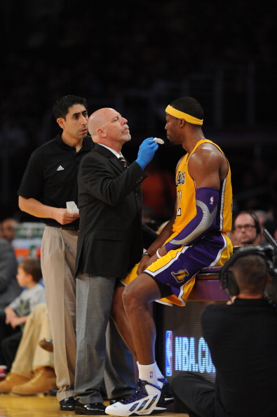 前锋替补登场首球建功，提高信任度（替补前锋登场即破门，信任度提升）