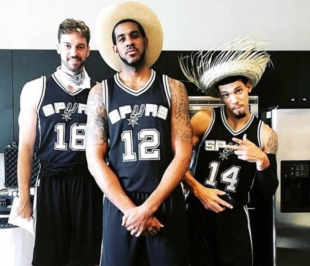 图片报：多特内部认为小贝林踢得过于保守，不过仍然信任他（图片报：多特内部认为小贝林风格偏谨慎，但对他的信任未动摇）