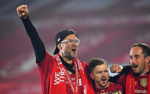 鲁尼：赖斯具备担任英格兰队长的潜质；不能光用进球衡量哲凯（鲁尼：赖斯有望出任英格兰队长；评价哲凯不应只以进球论英雄）