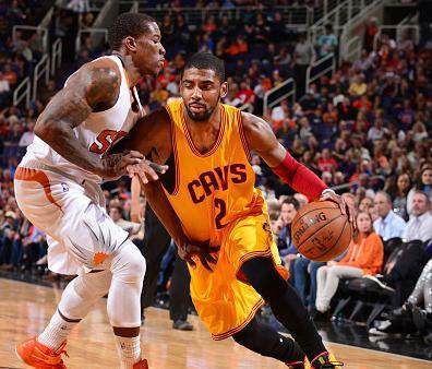 东契奇三双＆里夫斯状态不佳，湖人4分战胜76人（东契奇三双发威、里夫斯手感低迷，湖人险胜76人4分）