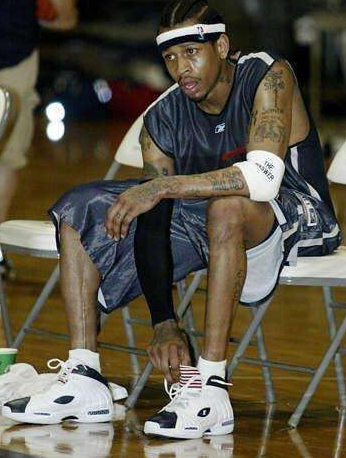 老鹰战活塞伤病：波尔津吉斯、杨、克林特曼等9人缺席（老鹰VS活塞伤情更新：波尔津吉斯、特雷-杨、克林特曼等9人将缺席）