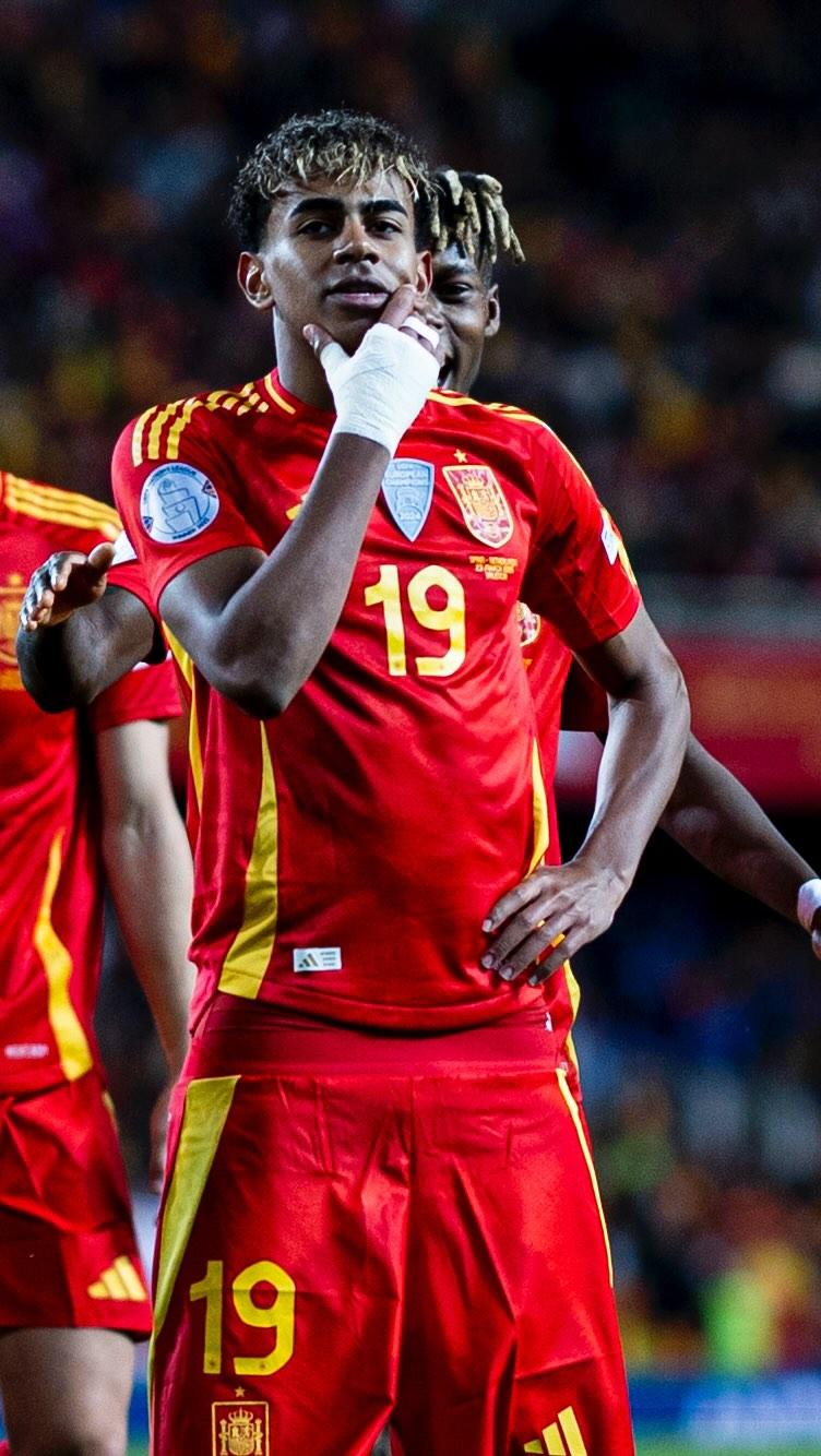 塞尔：西足协担心巴萨无法正确引导亚马尔，他已多次成为舆论中心（塞尔：西足协忧巴萨对亚马尔引导不当，后者屡成舆论焦点）