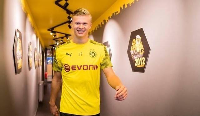 德转本赛季全球主场场均上座TOP25：多特拜仁前二，英博第19（德转发布本赛季全球主场场均观众TOP25：多特、拜仁包揽前二，英博第19）