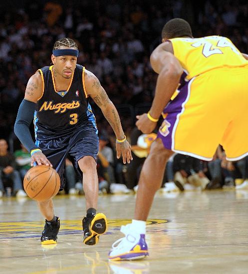 广岛三箭主帅：很高兴我的最后一战能获胜，球员们动力十足（广岛三箭主帅：谢幕战告捷令人欣喜，球员们战意十足）