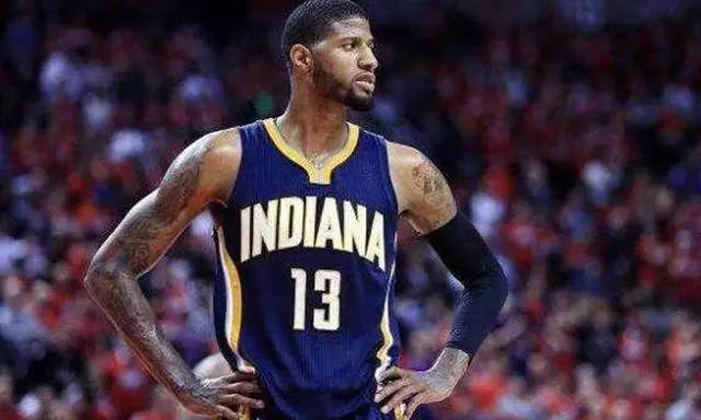 三连冠！上海海港加冕2025赛季中超冠军，摘下队史中超第四星（2025中超封王！上海海港成就三连冠，队史第四星点亮徽章）