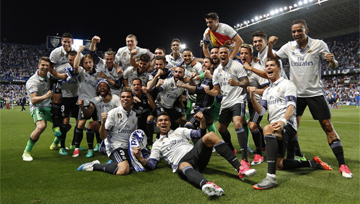 VAR 关键判罚 成为赛后焦点（VAR关键判罚引发赛后热议）