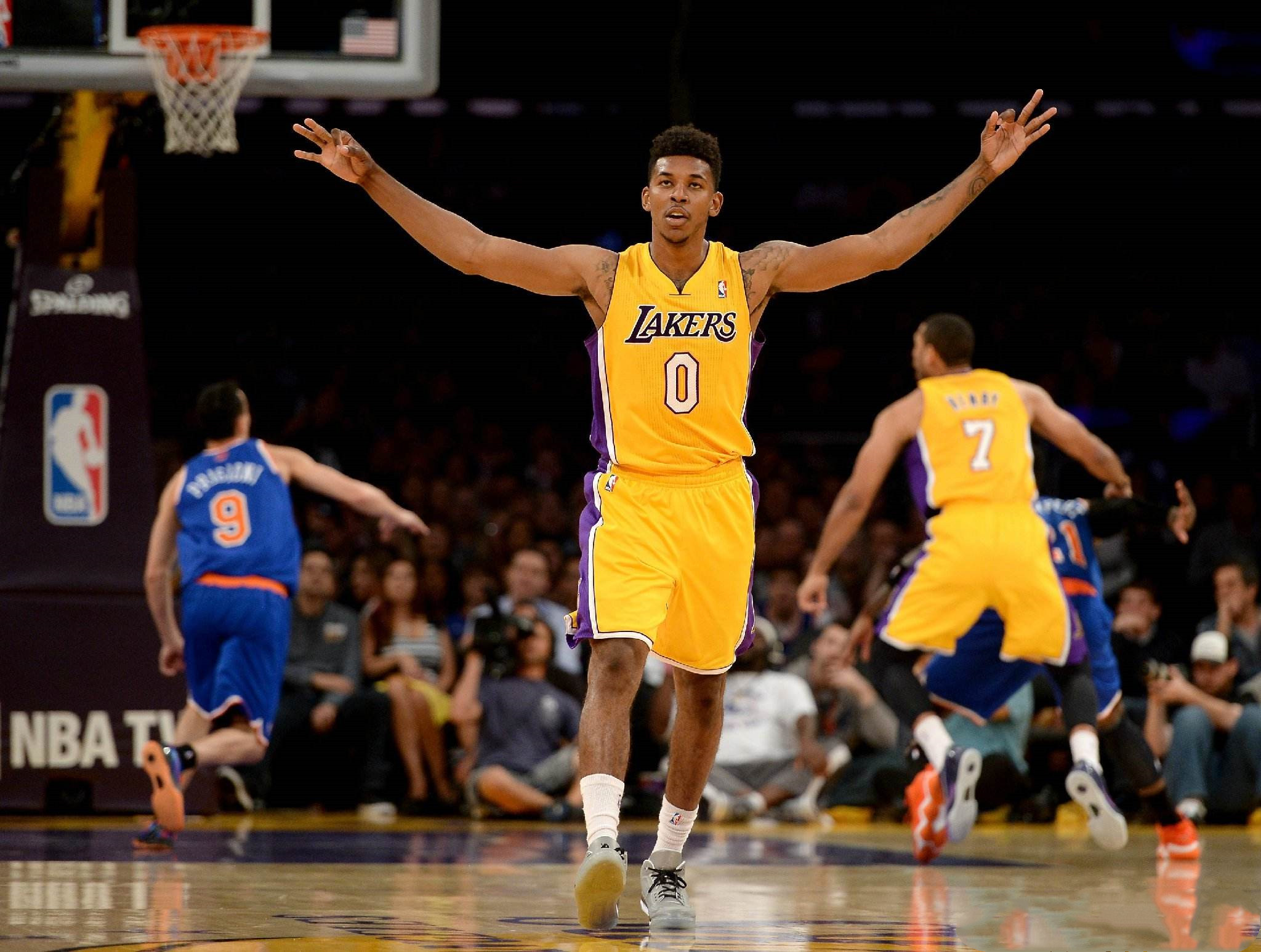 IG官方：下路选手Photic正式加入队伍（IG官宣：Photic以AD身份正式加盟）