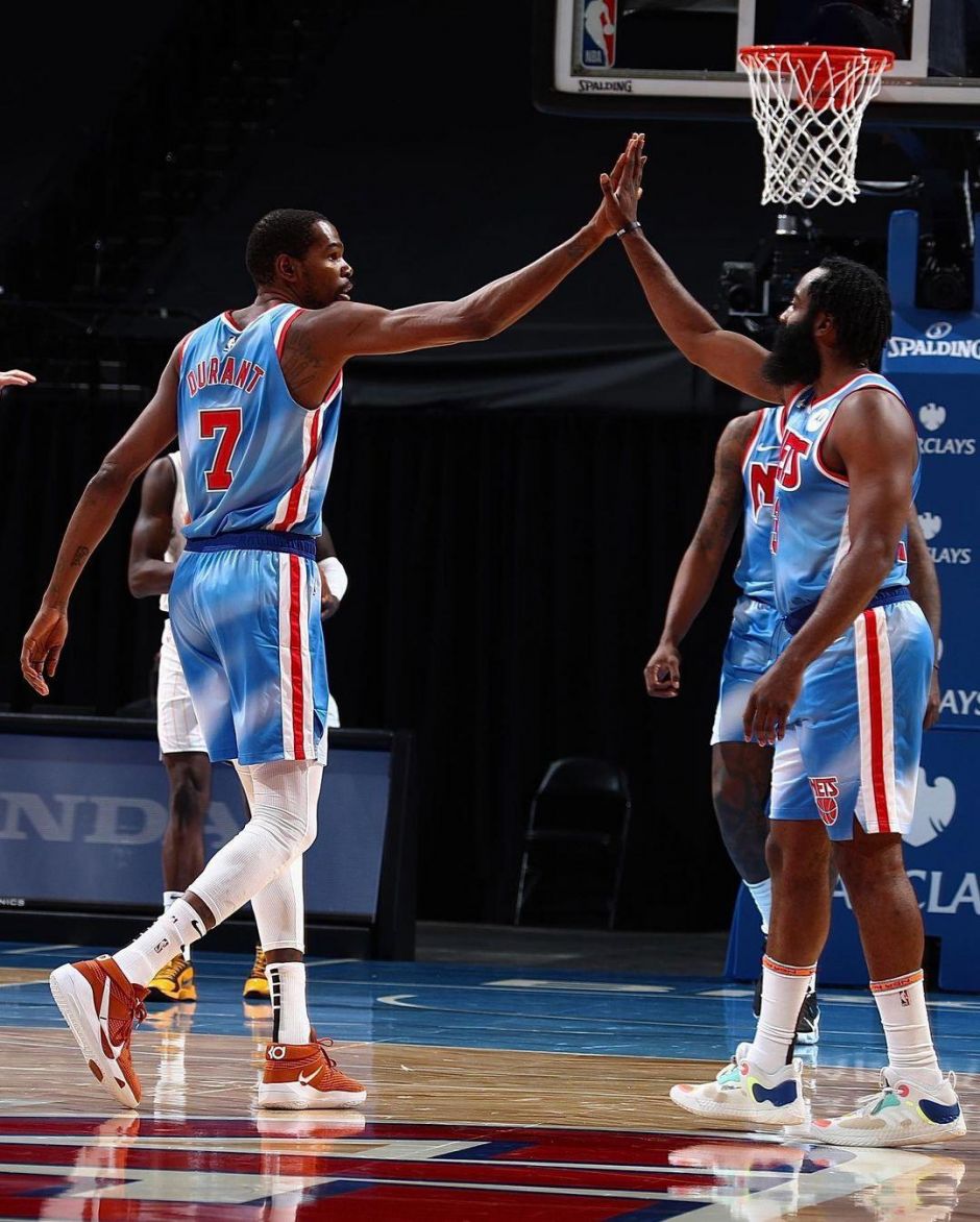 记者：国米失去邓弗里斯后右路失守；新援恩里克完全不合格（记者称：邓弗里斯离队后国米右路告急，新援恩里克表现不及格）